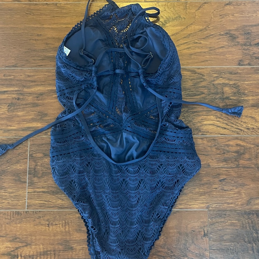 Becca crochet swimsuit - Picture 2 of 5